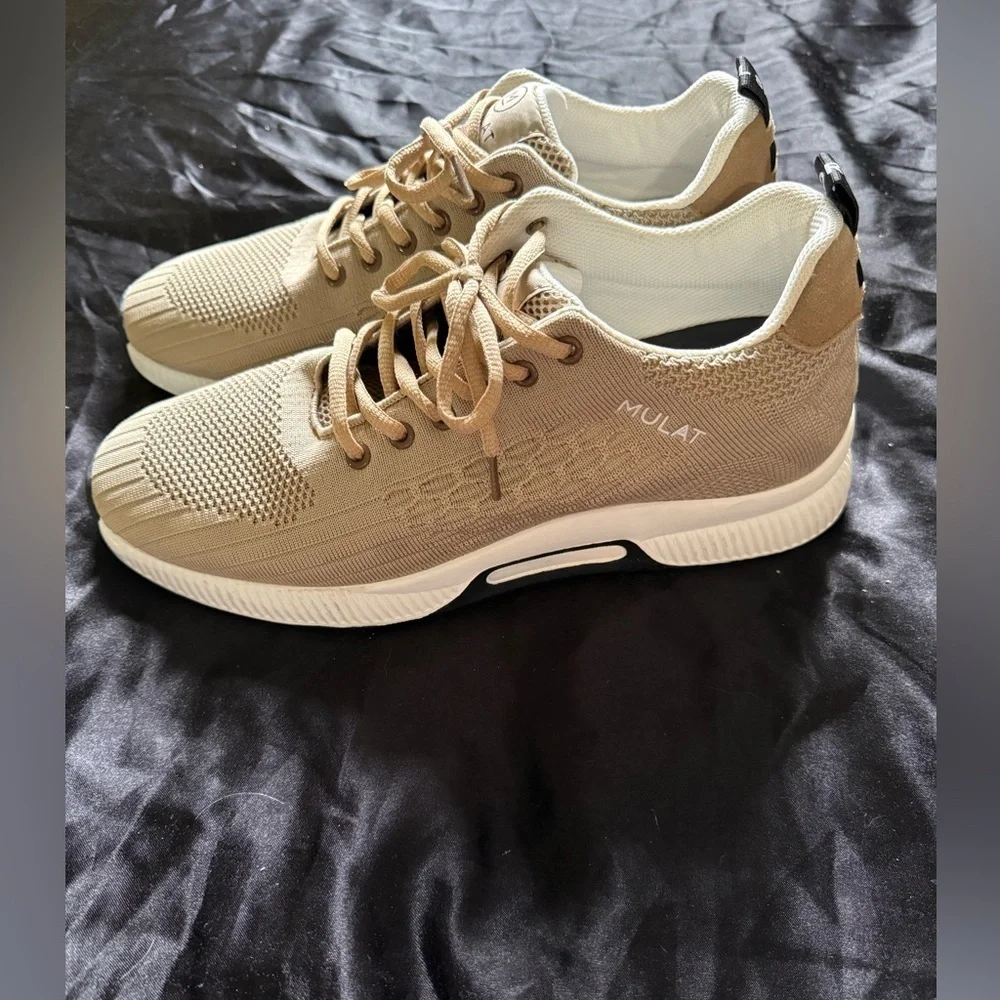 Men's Tan Sneakers